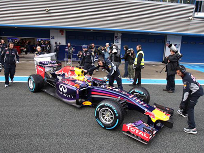 Απειλεί με αποχώρηση από την F1 η Red Bull